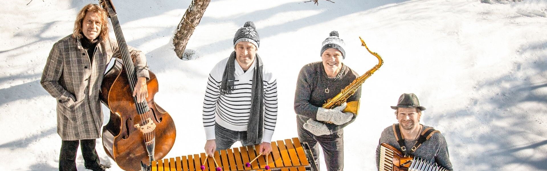 Quadro Nuevo präsentiert mit „December“ winterliche Klangpoesie beim Konzert TONspur trifft SCHIspur am 17.12.2026. | © Quadro Nuevo